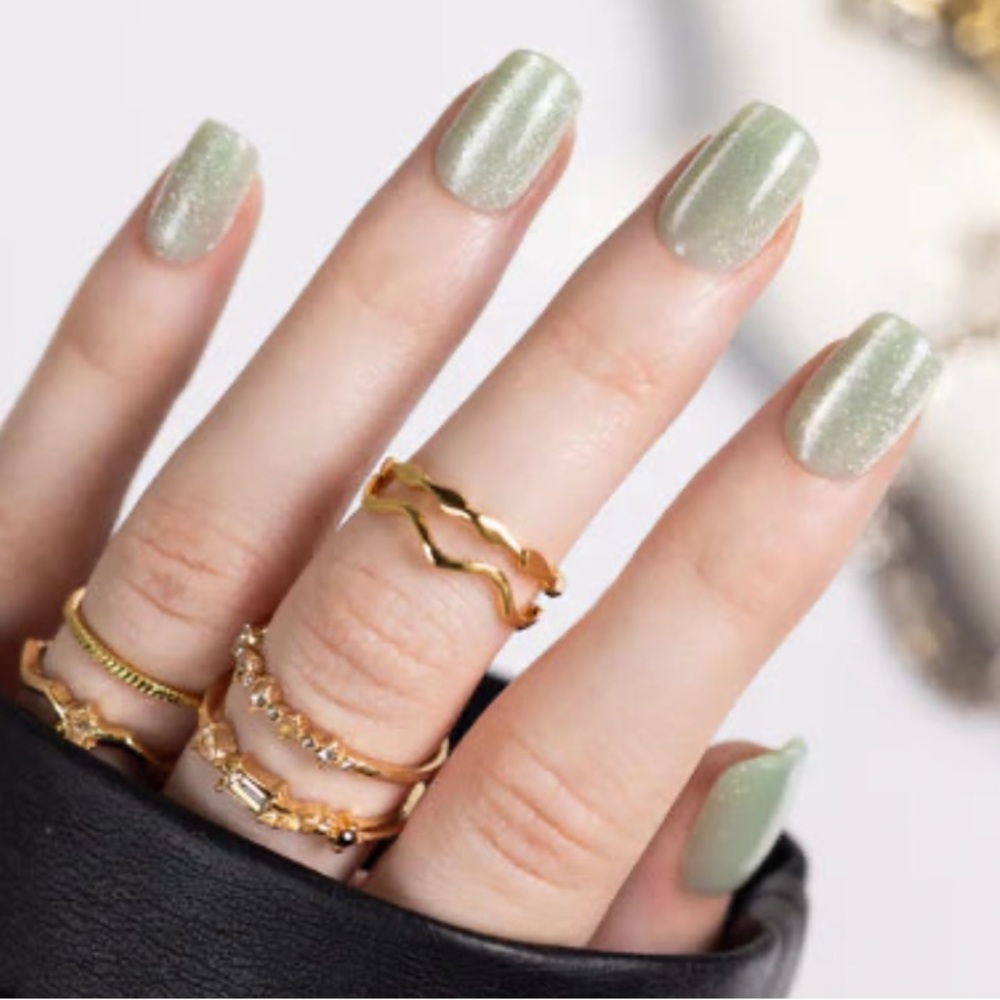 💚NEW Red Aspen nail dashes